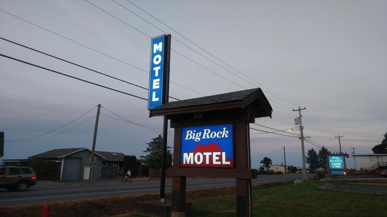 Big Rock Motel Campbell River Exteriör bild