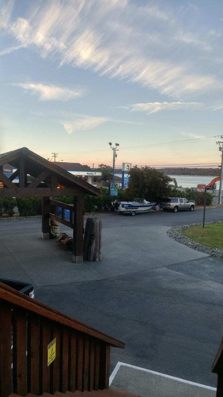 Big Rock Motel Campbell River Exteriör bild